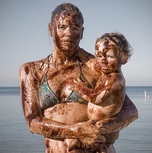 A picture of Dawn and Everett by Jane Fulton Alt, a photographer who lives on the shores of Lake Michigan